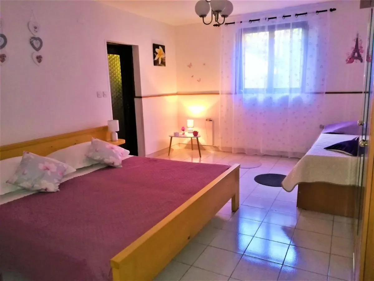 Apartment D&N contacts